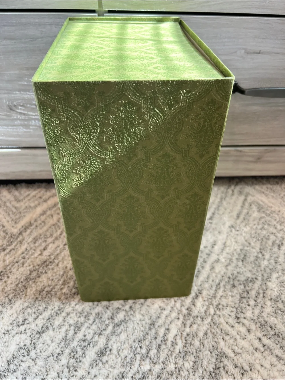 Gucci Green Patterned Magnetic Gift Box
